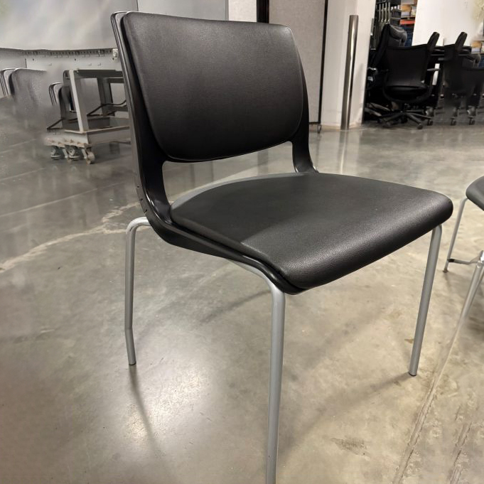 Chaise en cuir